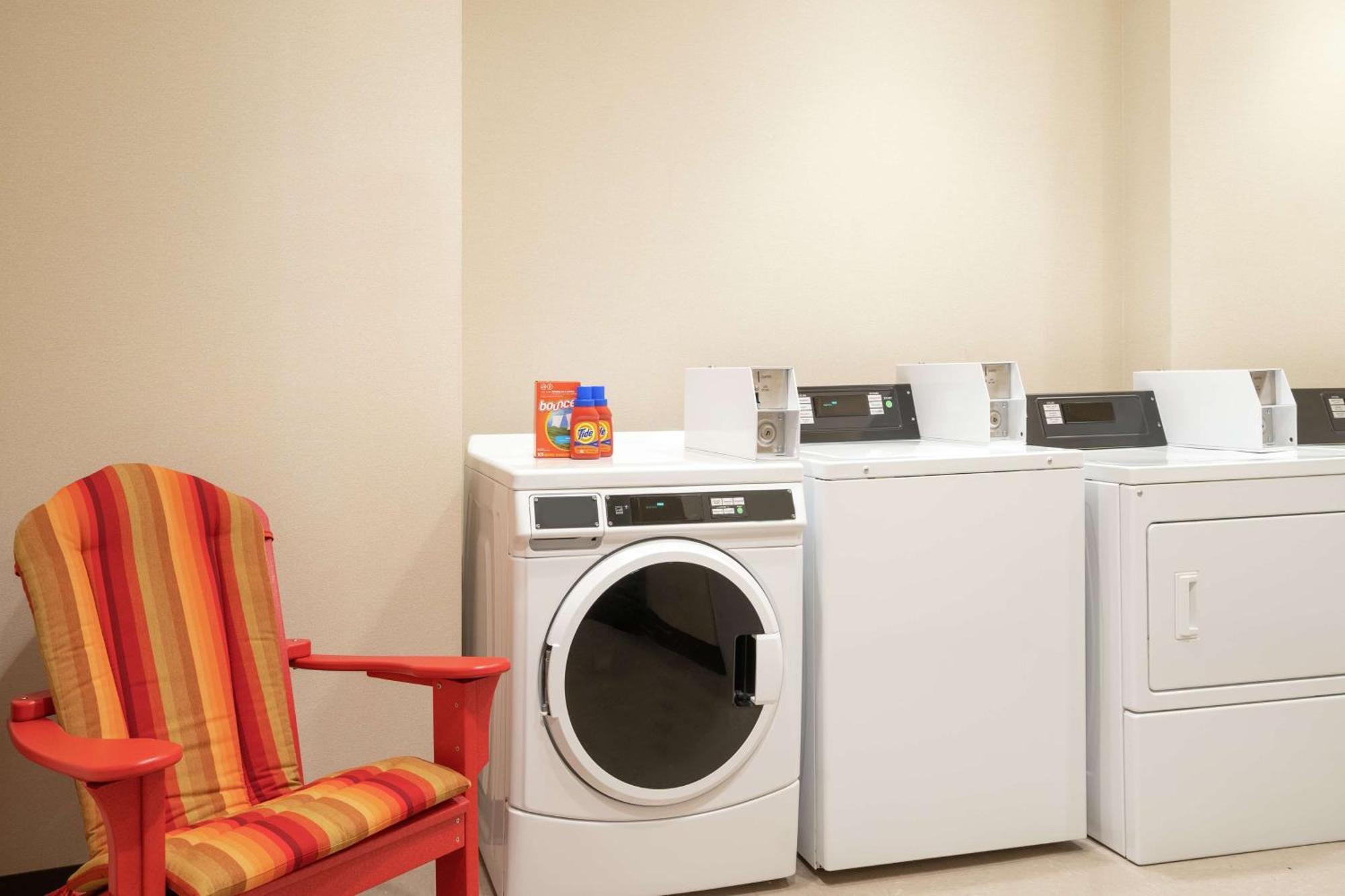 Home2 Suites By Hilton Woodland Hills Лос Анджелис Екстериор снимка