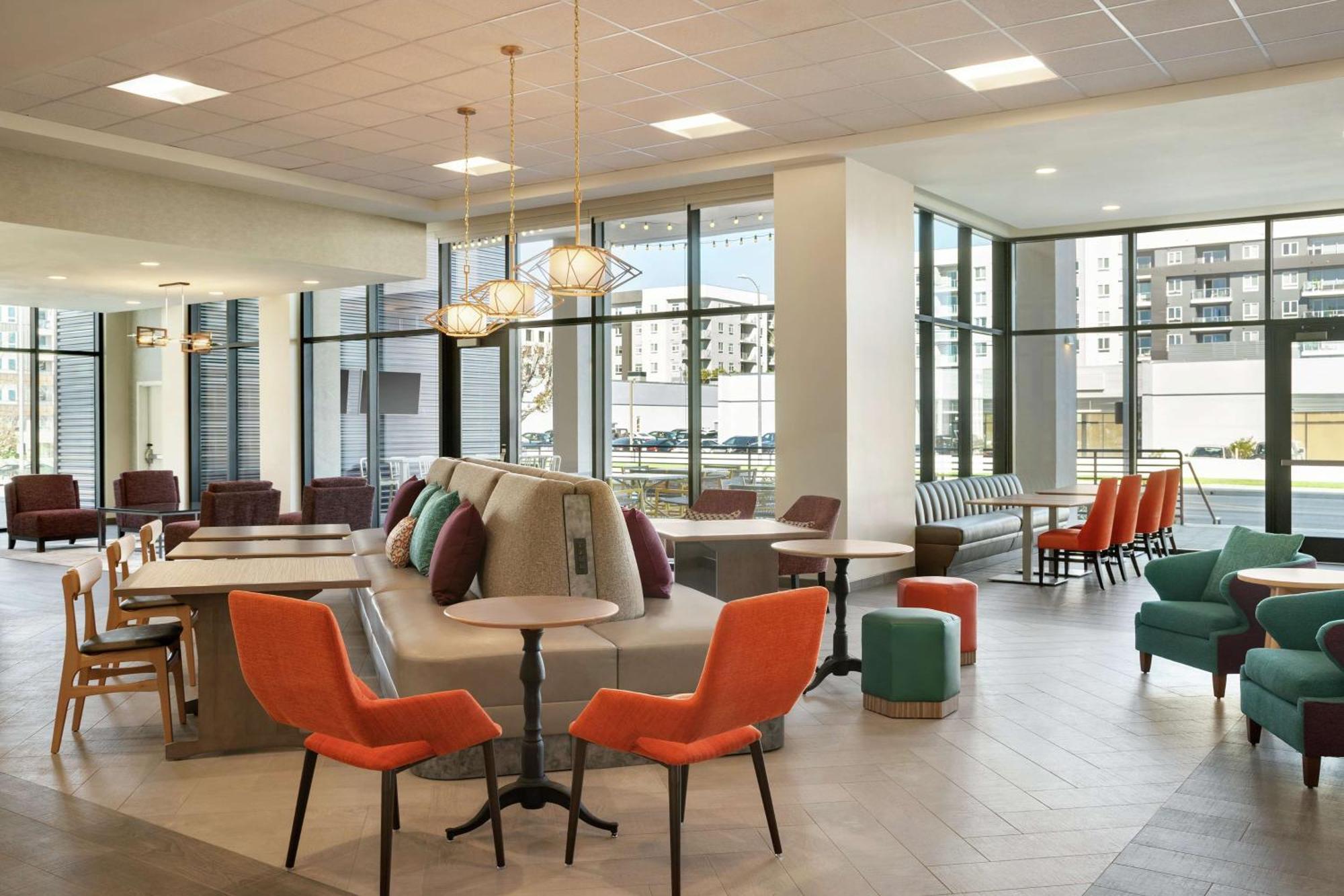 Home2 Suites By Hilton Woodland Hills Лос Анджелис Екстериор снимка